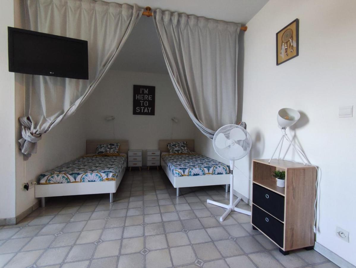 Studio Meuble Classe 2 Etoiles - 30M² Gréoux-les-Bains Exteriör bild